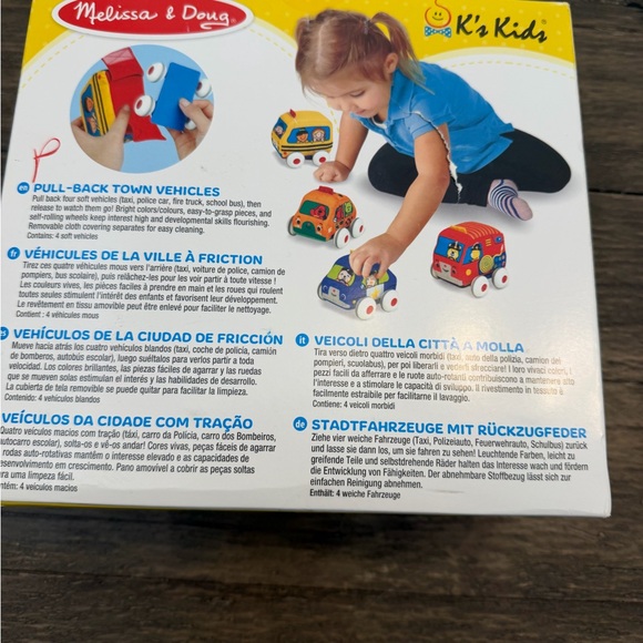 Melissa & Doug Pull-Back Town Vehicles Toy Set 9months + - Picture 3 of 5